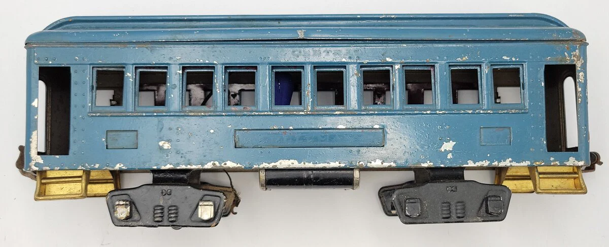 Lionel 337-37 Blue Standard Gauge Passenger Pullman Car Body with Couplers - Image 2