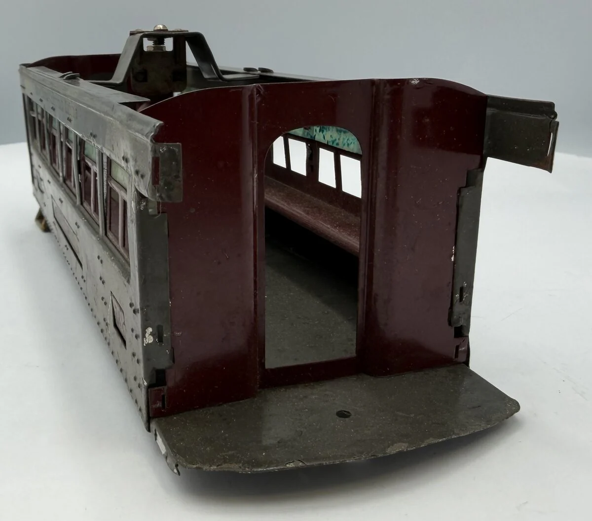 Lionel 341-1 Olive Green Pullman Observation Car Body with Interior Light - Image 6