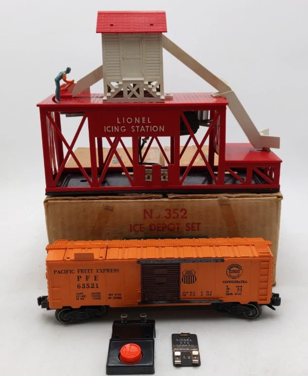 Lionel 352 Vintage O Postwar Operating Icing Station VG/Box