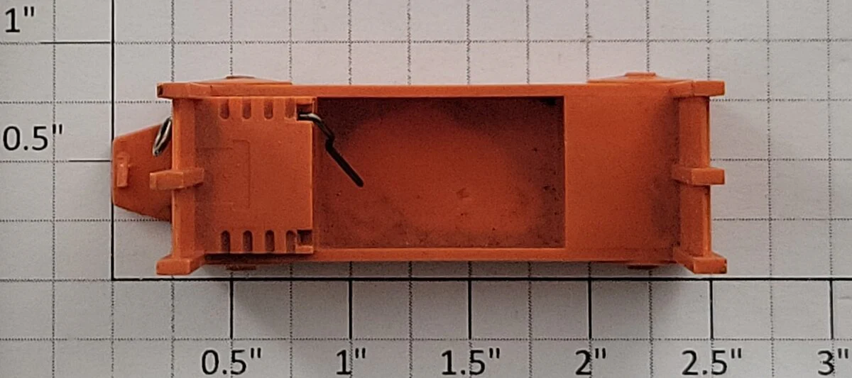 Lionel 356-35 Orange Baggage Cart Truck without Figure - Image 2