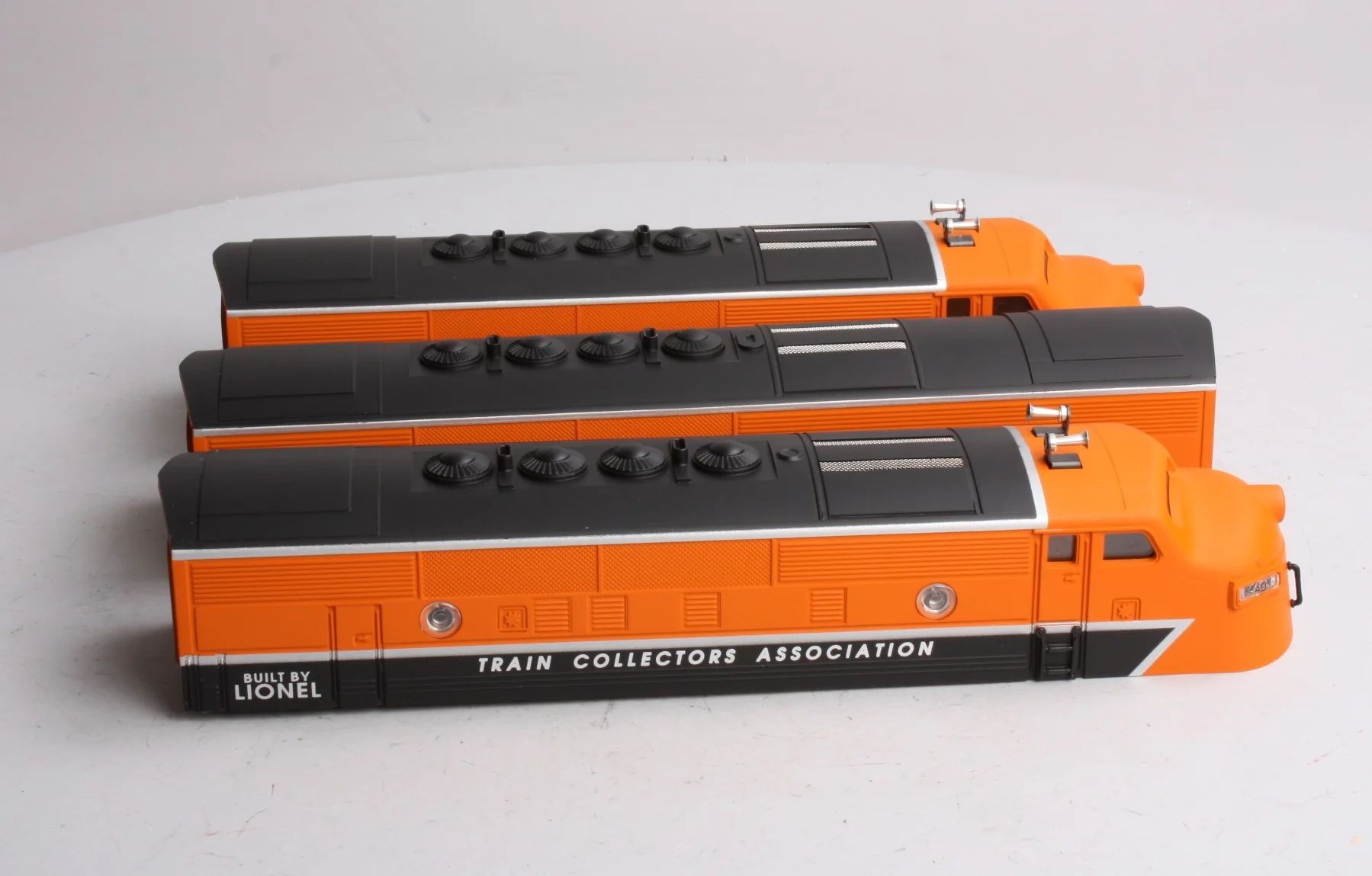 Lionel 6-11737 O Gauge TCA F3 ABA Diesel Locomotive Set (Shells Only) LN - Image 5
