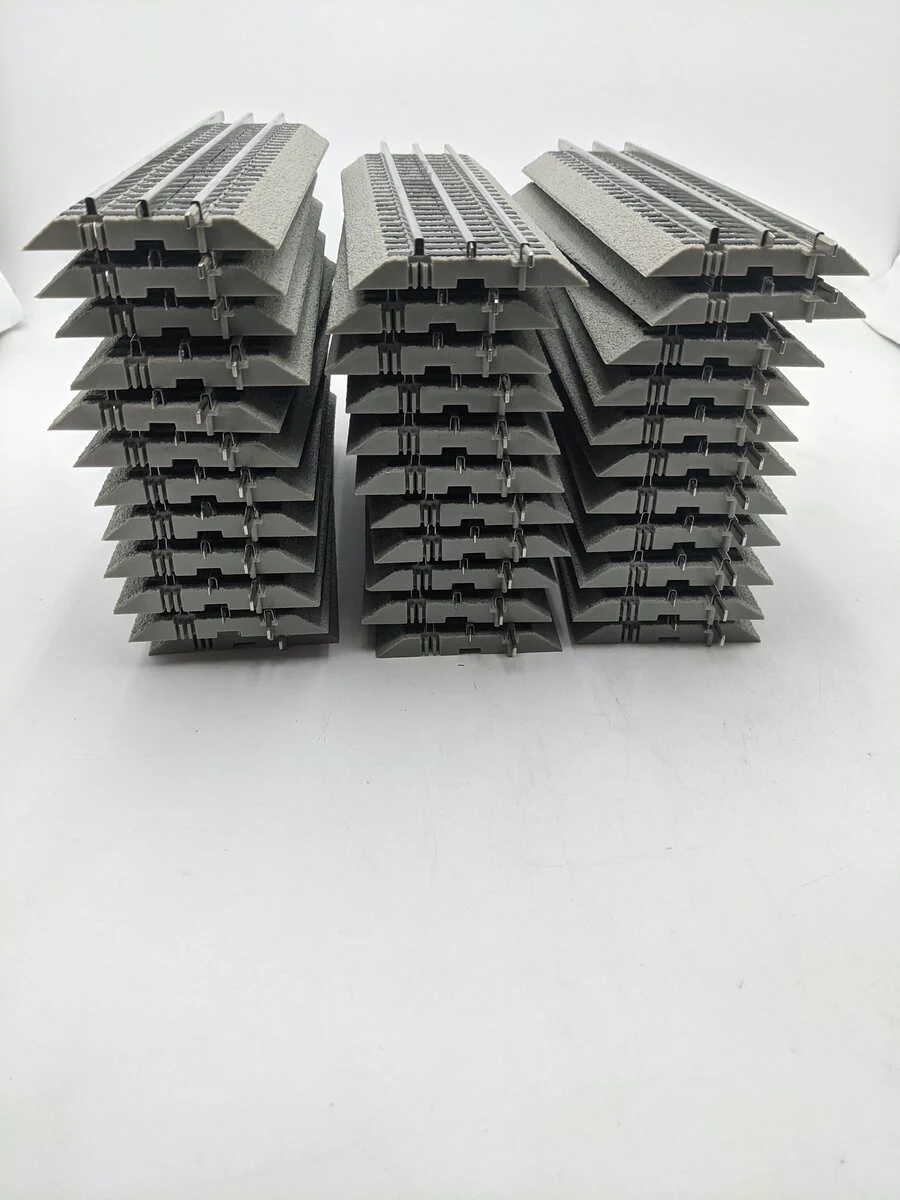 Lionel 6-12014 FasTrack 10 Inch Straight Track (34) VG - Image 2