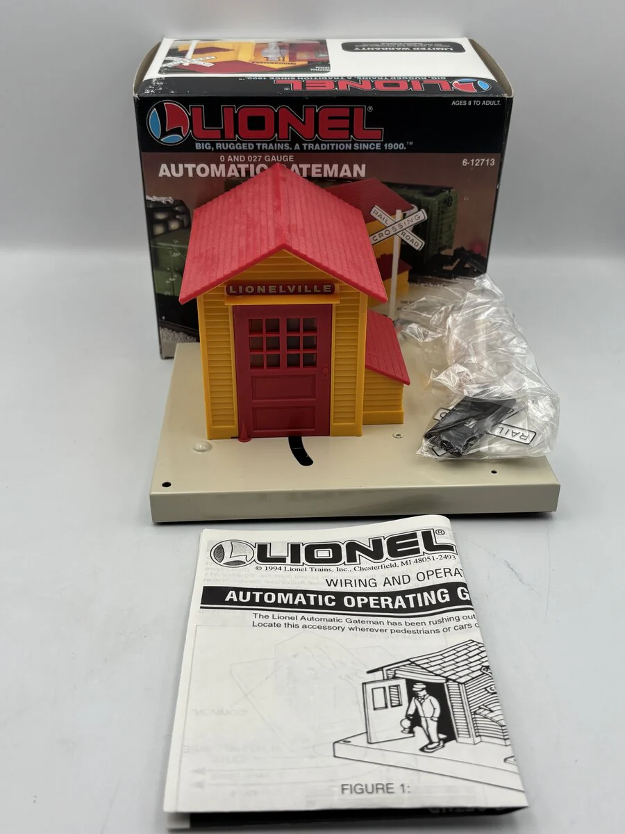 Lionel 6-12713 O Operating Automatic Illuminated Gateman NIB