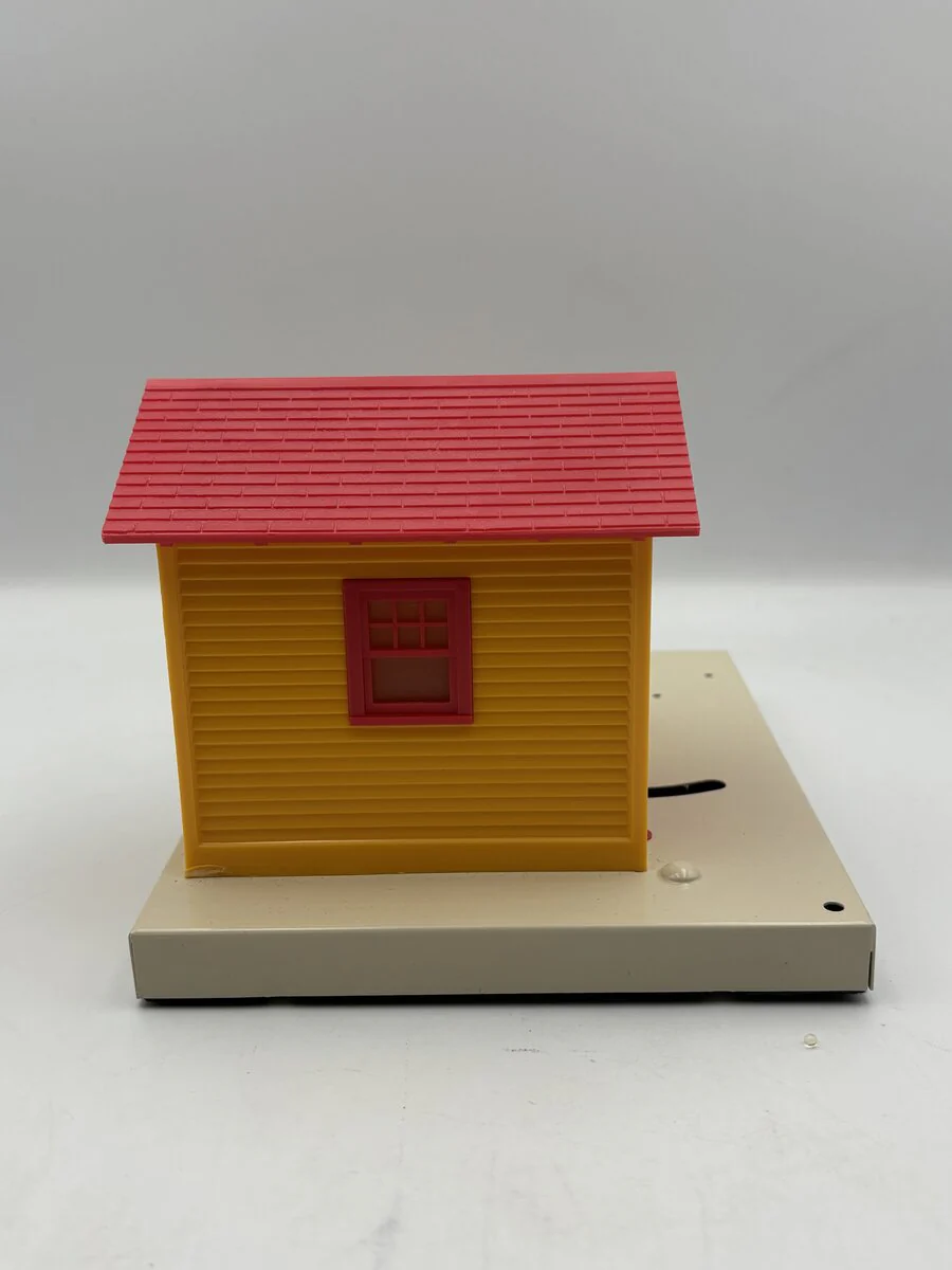 Lionel 6-12713 O Operating Automatic Illuminated Gateman NIB - Image 4