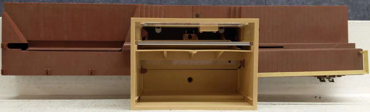 Lionel 6-12873 O Operating Sawmill with Brown Base VG/Box - Image 3