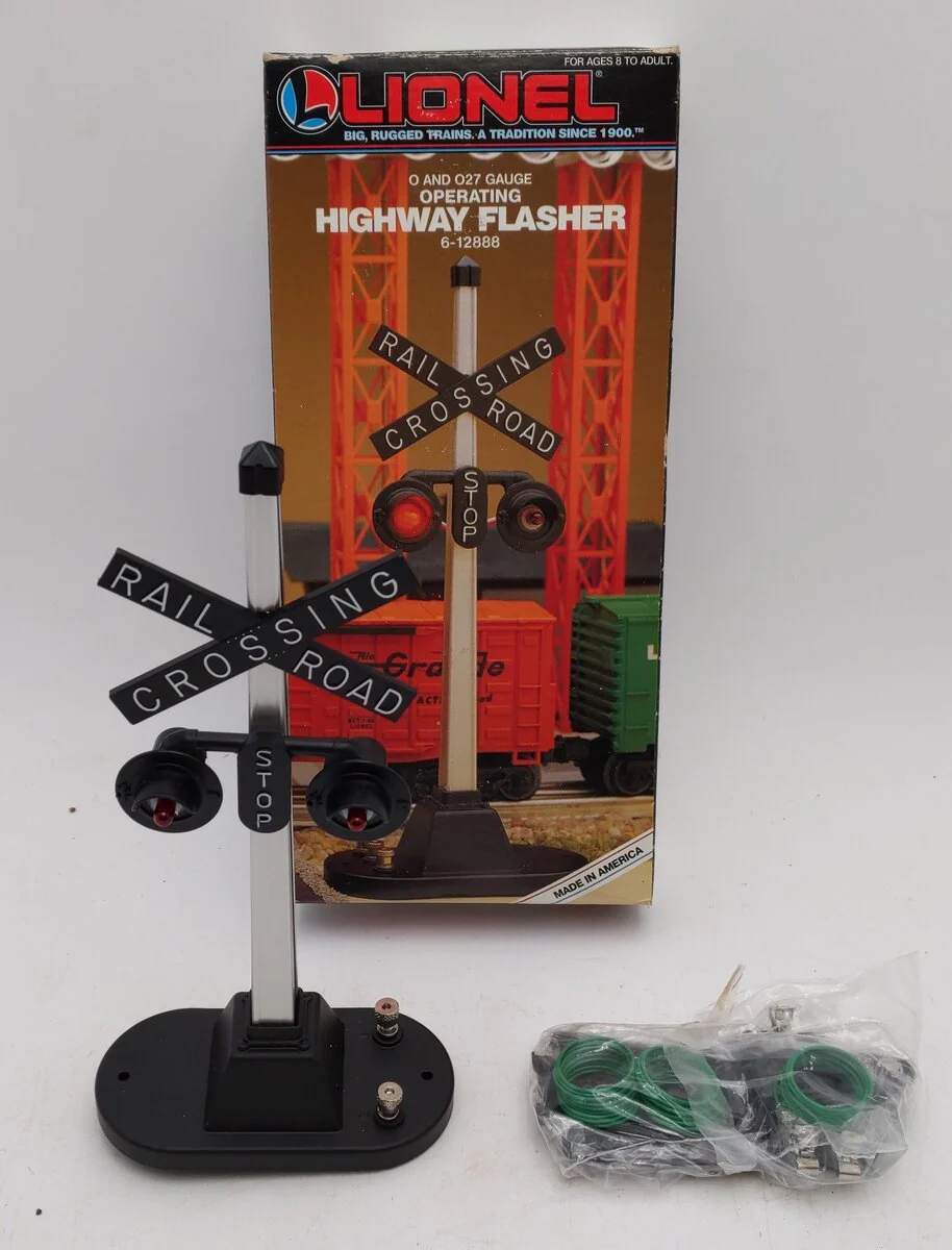 Lionel 6-12888 O Gauge #154 Railroad Crossing Highway Flasher Signal LN/Box