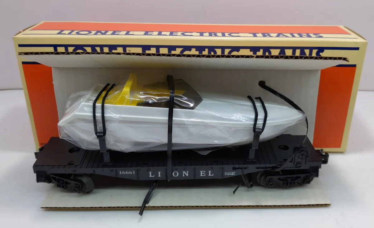 Lionel 6-16661 O Gauge Lionel Flatcar with Motorized Boat NIB