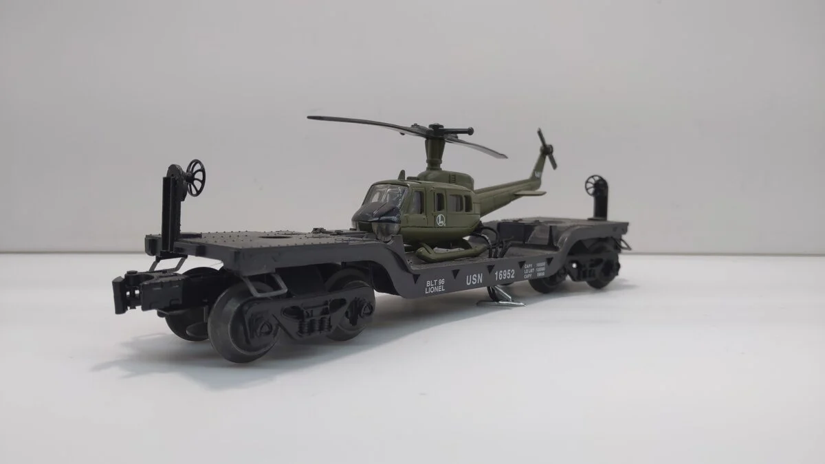 Lionel 6-16952 O Gauge US Navy Flatcar with Ertl Helicopter #16952 LN/Box - Image 3
