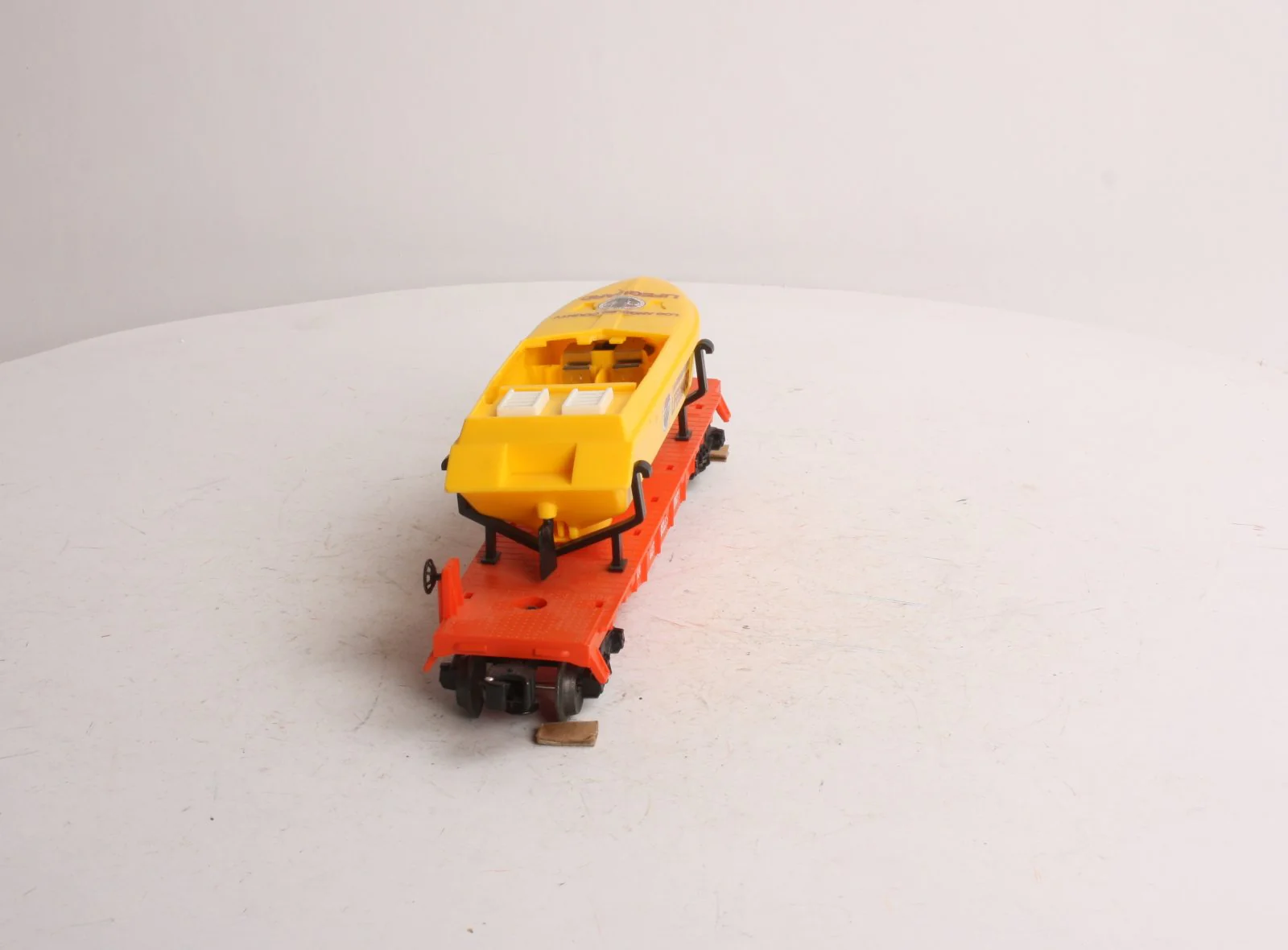 Lionel 6-16970 O Gauge L.A. County Lifeguard Flatcar w/ Lifeguard Boat #6424 EX/Box - Image 8