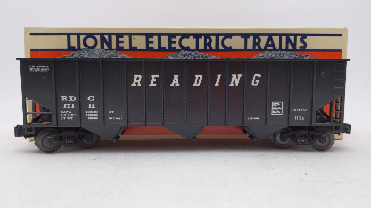 Lionel 6-17111 O Gauge Reading 3-Bay Hopper with Coal Load NIB