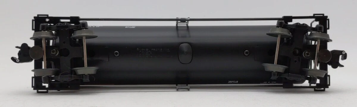Lionel 6-17916 O Gauge Chicago Burlington & Quincy Unibody Tank Car LN/Box - Image 4
