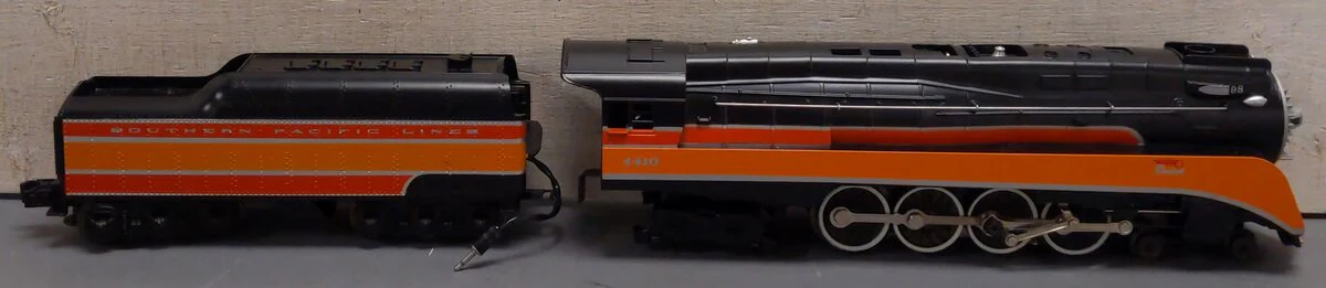 Lionel 6-18007 O Gauge SP Daylight 4-8-4 Steam Locomotive & Tender #4410 w/RS LN/Box - Image 2