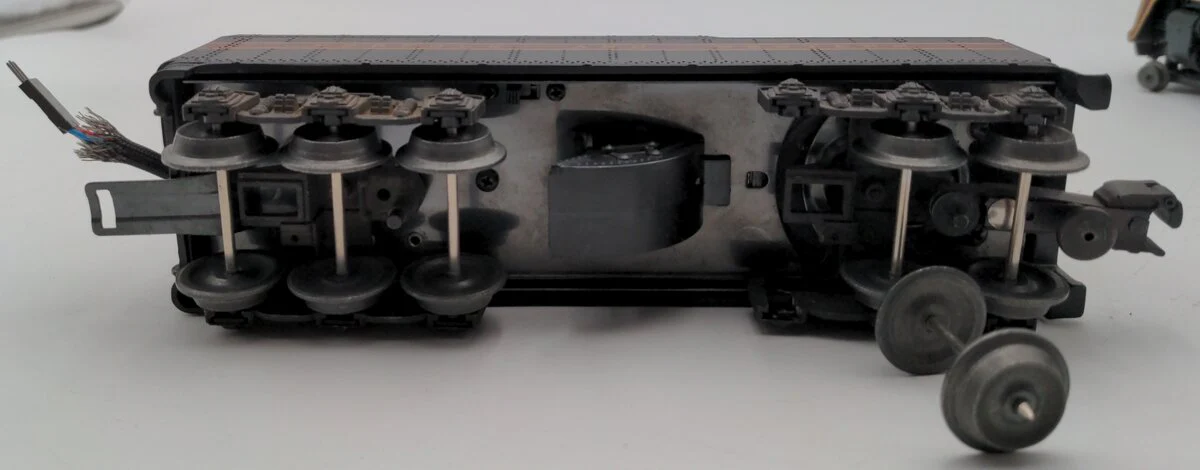 Lionel 6-18040 O Norfolk & Western 4-8-4 J Class Steam Locomotive & Tender #612/Box - Image 8