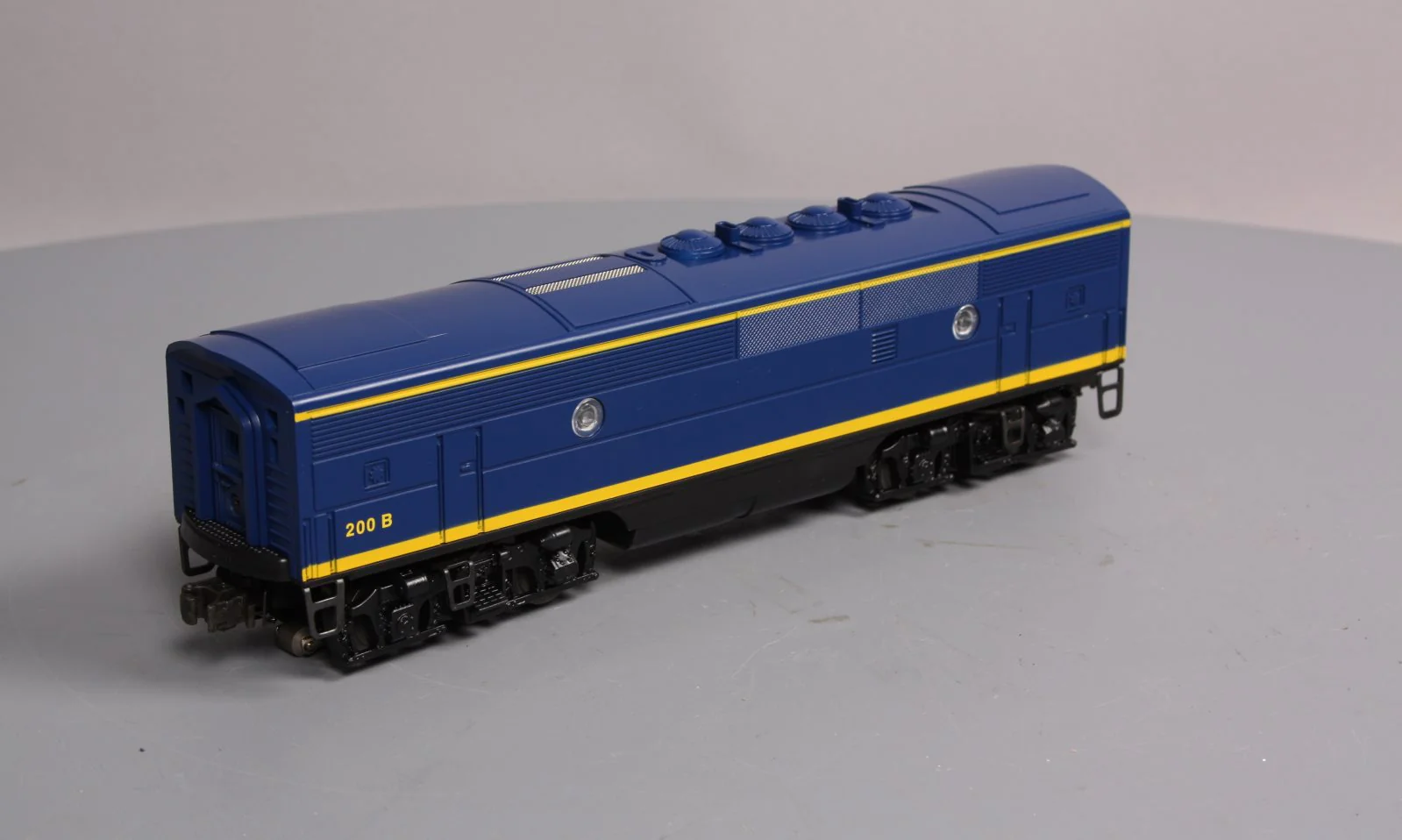 Lionel 6-18122 O Santa Fe F3 Blue/Yellow Non-Powered Diesel B-Unit #200B w/RS II LN/Box - Image 6