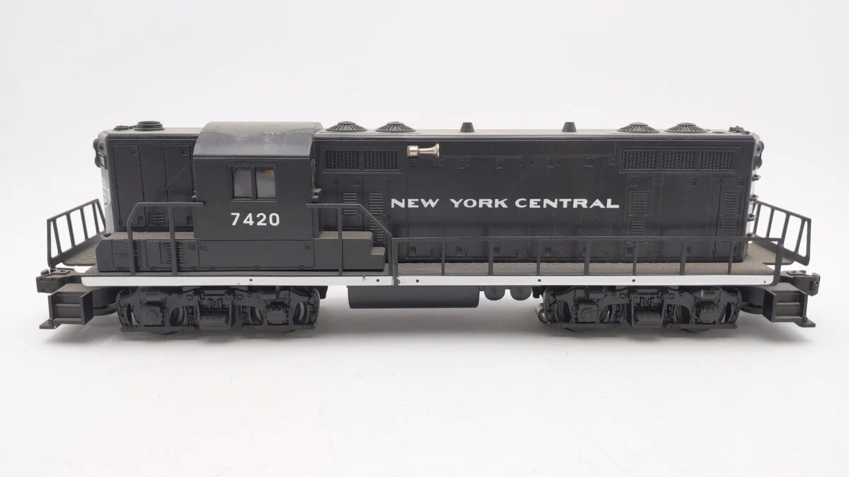 Lionel 6-18513 O Gauge New York Central GP-7 Diesel Locomotive #7420 EX