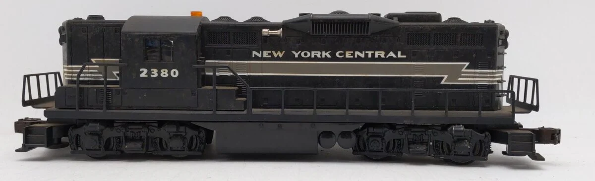 Lionel 6-18563 O Gauge New York Central GP-9 Diesel Locomotive #2380 VG - Image 2