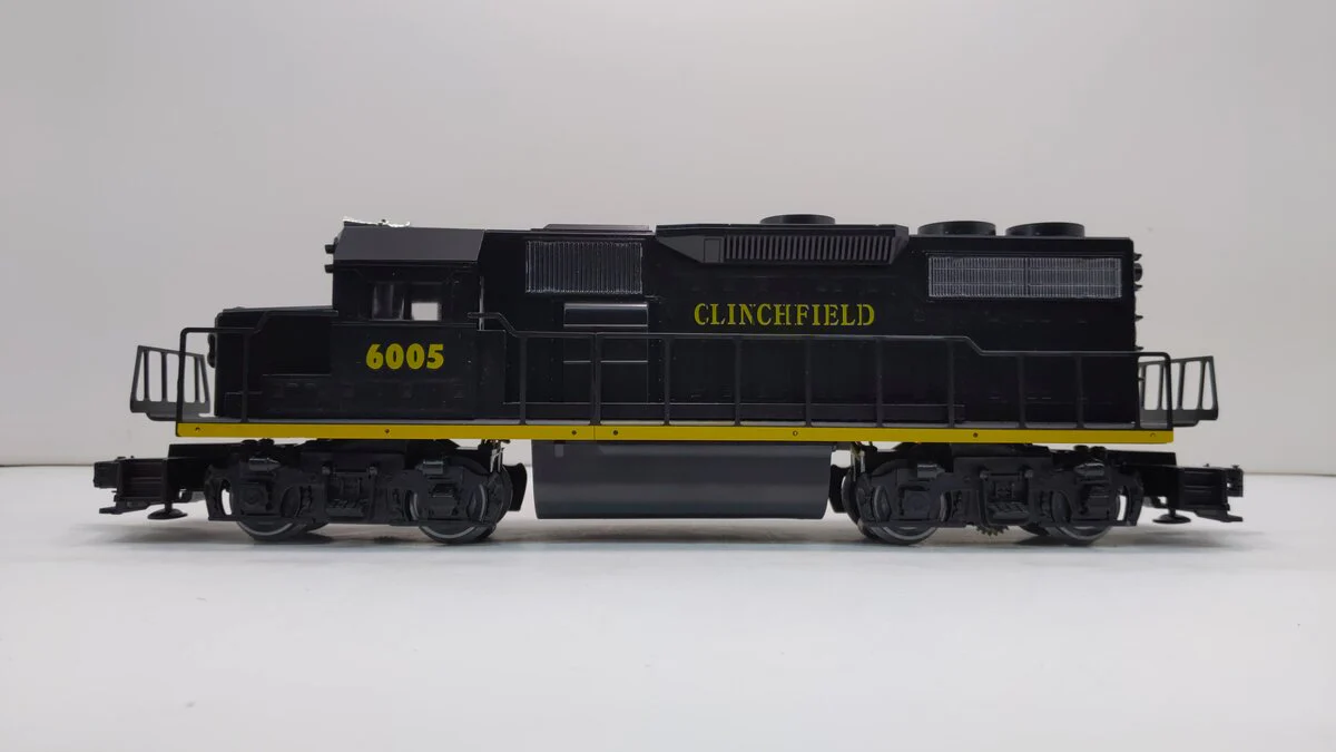 Lionel 6-18821 O Gauge Clinchfield GP-38-2 Diesel Locomotive #6005 LN/Box - Image 3
