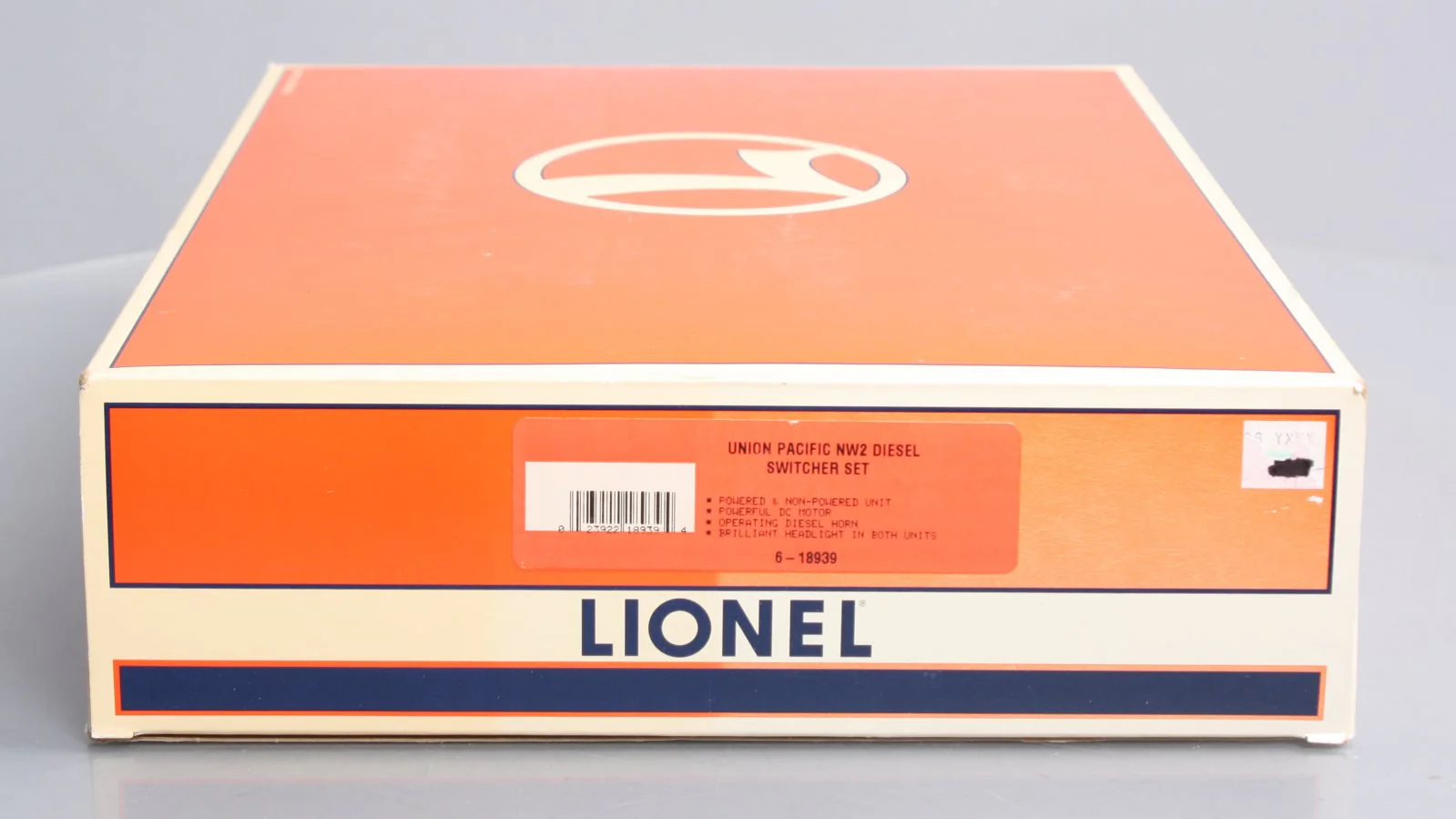 Lionel 6-18939 O Gauge Union Pacific NW2 Diesel Switcher 2-Unit Set #1875/1875B LN/Box - Image 8