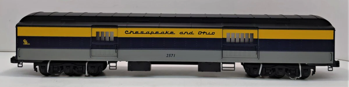 Lionel 6-19088 O Chesapeake & Ohio Heavyweight Baggage Car #2571 LN/Box - Image 2