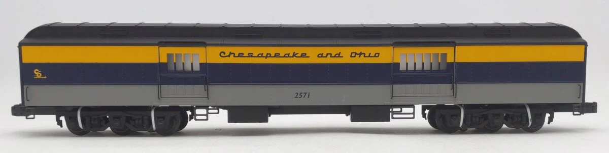 Lionel 6-19088 O Gauge Chesapeake & Ohio Heavyweight Baggage Car #2571 EX/Box - Image 2