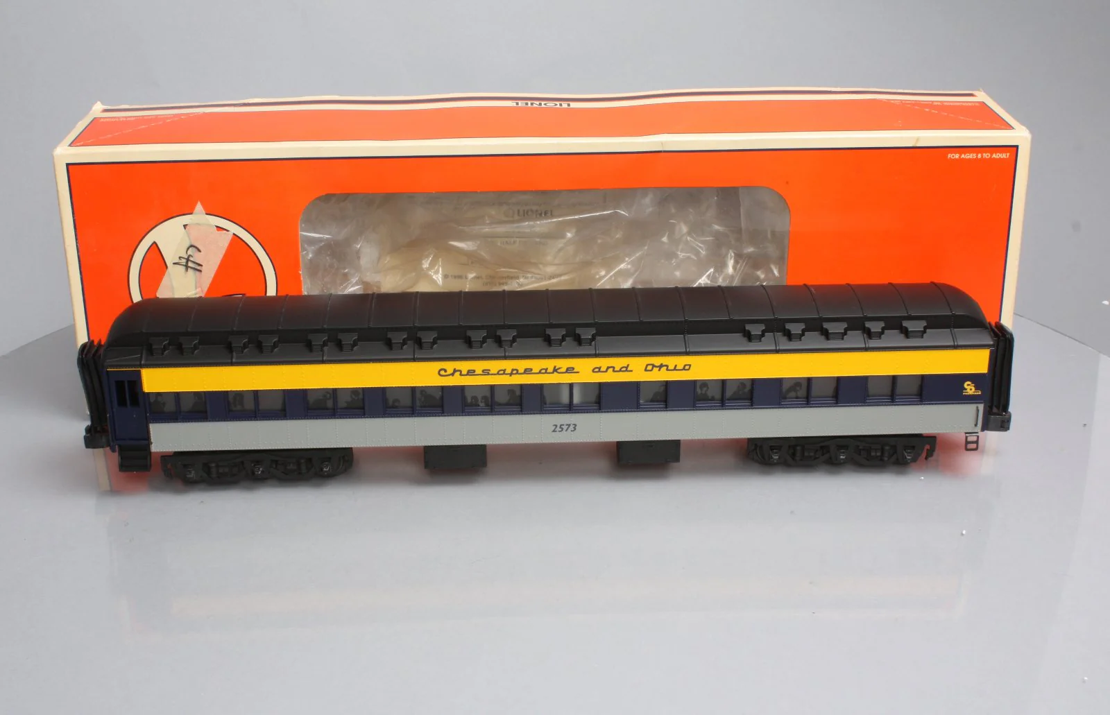 Lionel 6-19090 O Gauge Chesapeake & Ohio Heavyweight Diner Car LN/Box