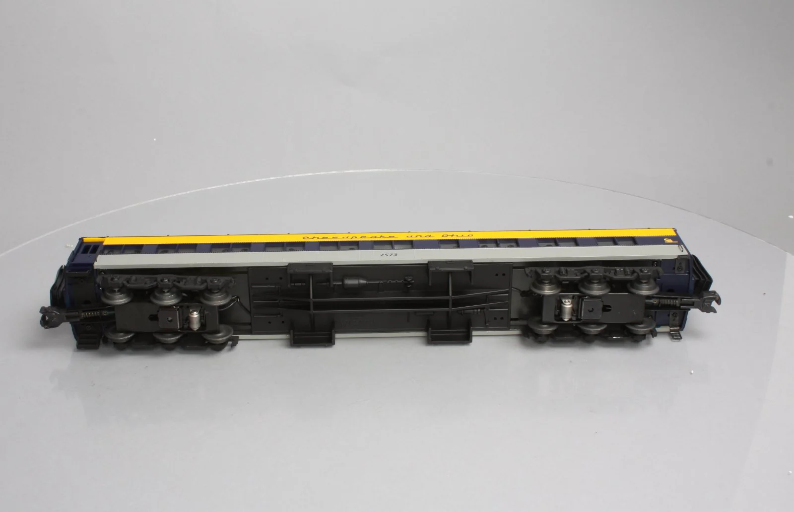 Lionel 6-19090 O Gauge Chesapeake & Ohio Heavyweight Diner Car LN/Box - Image 8