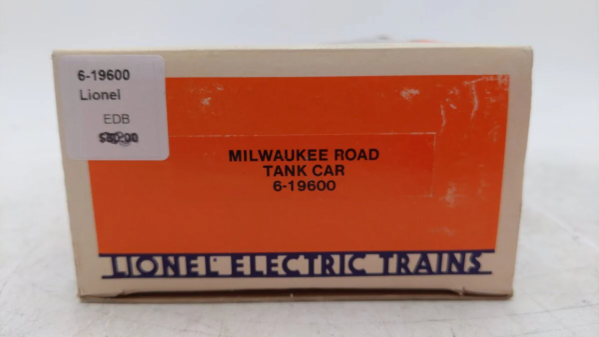 Lionel 6-19600 O Gauge Milwaukee Road Single Dome Tank Car #19600 EX/Box - Image 5
