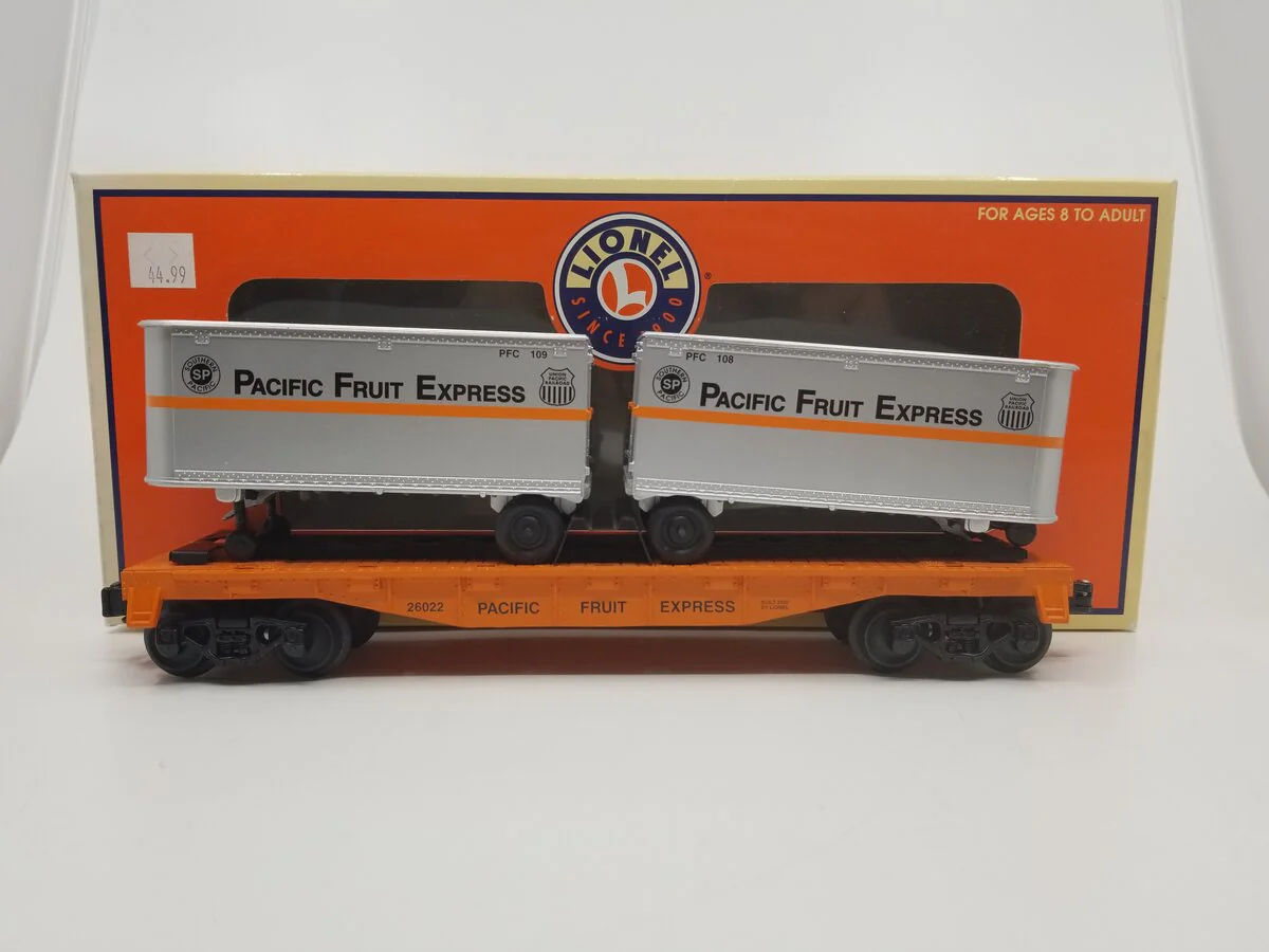 Lionel 6-26022 O Gauge Pacific Fruit Express Flatcar w/2 Trailers LN/Box