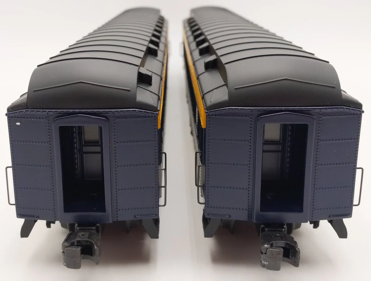 Lionel 6-29010 O Gauge Chesapeake and Ohio Heavyweight Passenger Car (Set of 2) LN/Box - Image 6