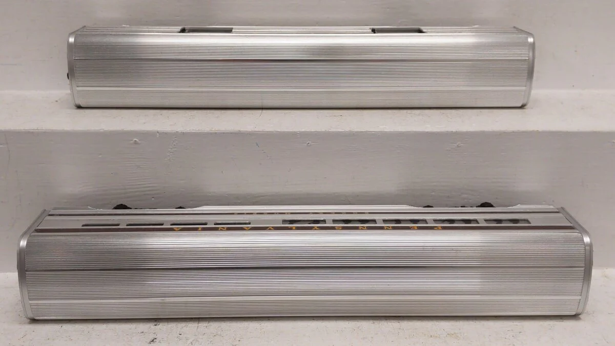 Lionel 6-39154 PWC Pennsylvania Railroad Aluminum Passenger Cars (Pack of 2) MT/Box - Image 3