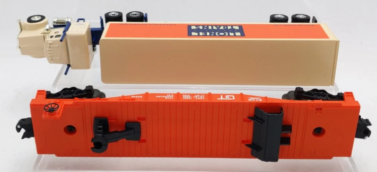 Lionel 6-52040 O Gauge TTOS Flatcar with Tractor & Trailer EX/Box - Image 3