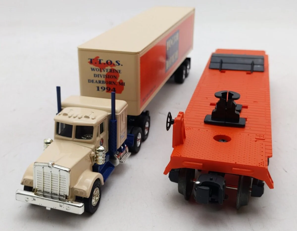 Lionel 6-52040 O Gauge TTOS Flatcar with Tractor & Trailer EX/Box - Image 5