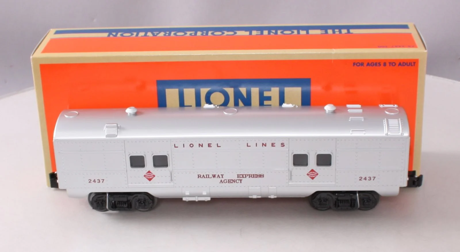 Lionel 6-52464 O Lionel Lines Illuminated Baggage Car #2437 NIB
