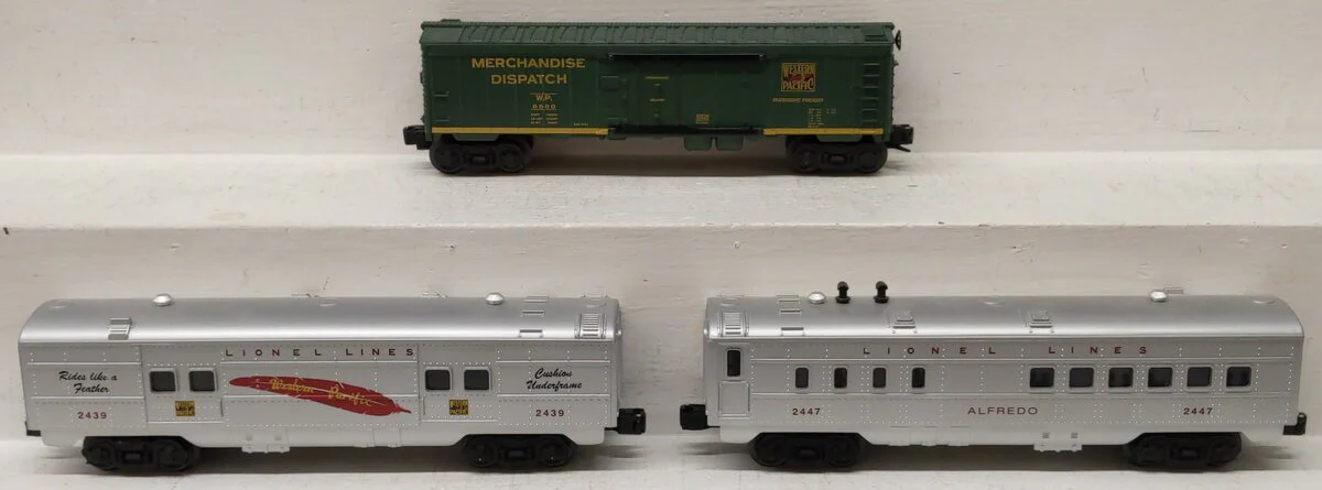 Lionel 6-52533 O Burlington Northern Passenger & Freight Car Set /No Locomotive EX - Image 2