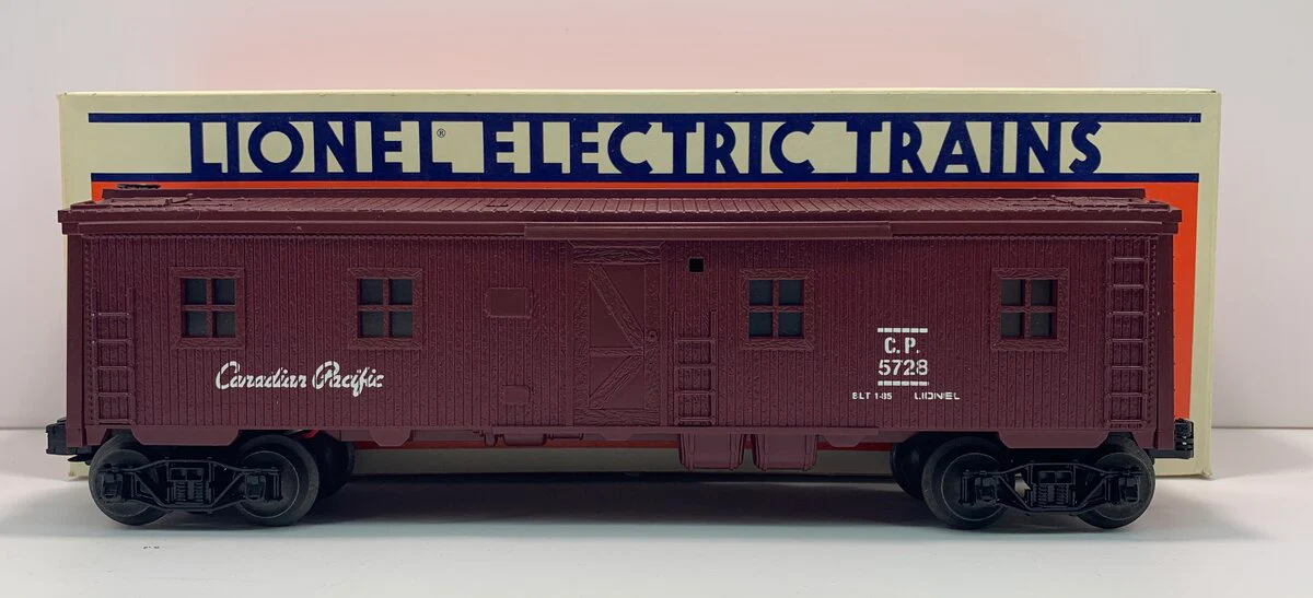 Lionel 6-5728 O Gauge Canadian Pacific Bunk Car LN/Box