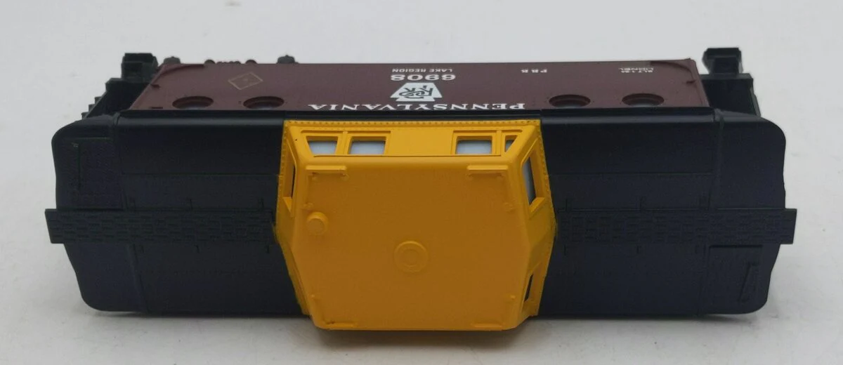 Lionel 6-6908 O Gauge Pennsylvania Illuminated Porthole Caboose/Box - Image 3