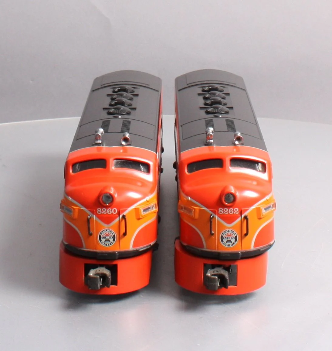 Lionel 6-8260 O Gauge Southern Pacific F3 AA Diesel Locomotive Set #8260/8262 EX/Box - Image 5