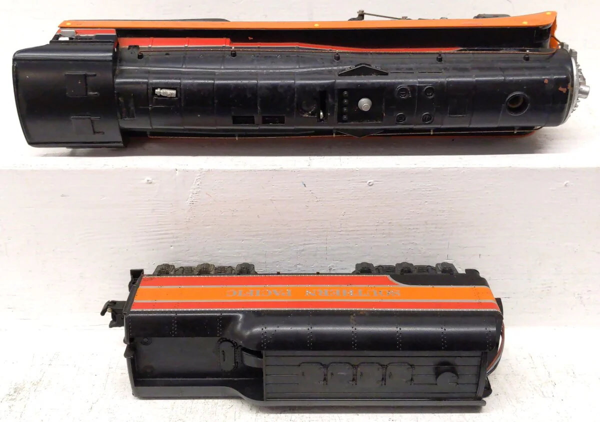 Lionel 6-8307 O Gauge Southern Pacific Daylight GS-4 Steam Engine & Tender #4449 - Image 3