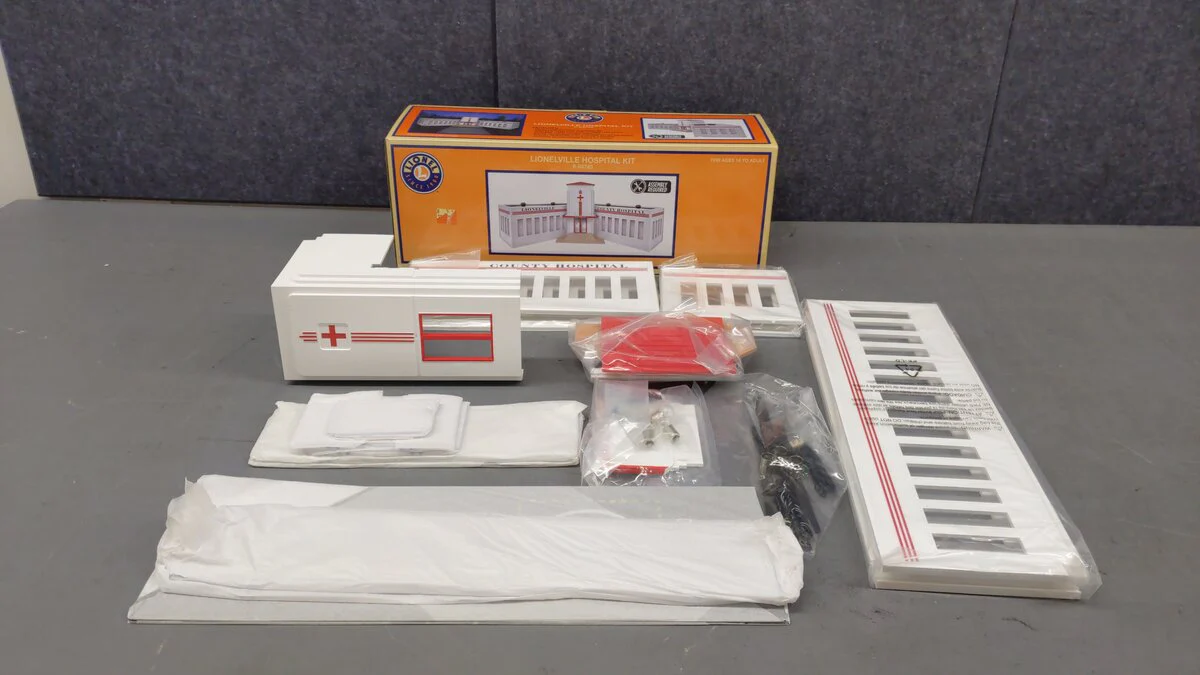 Lionel 6-83745 O Lionelville Hospital LN/Box