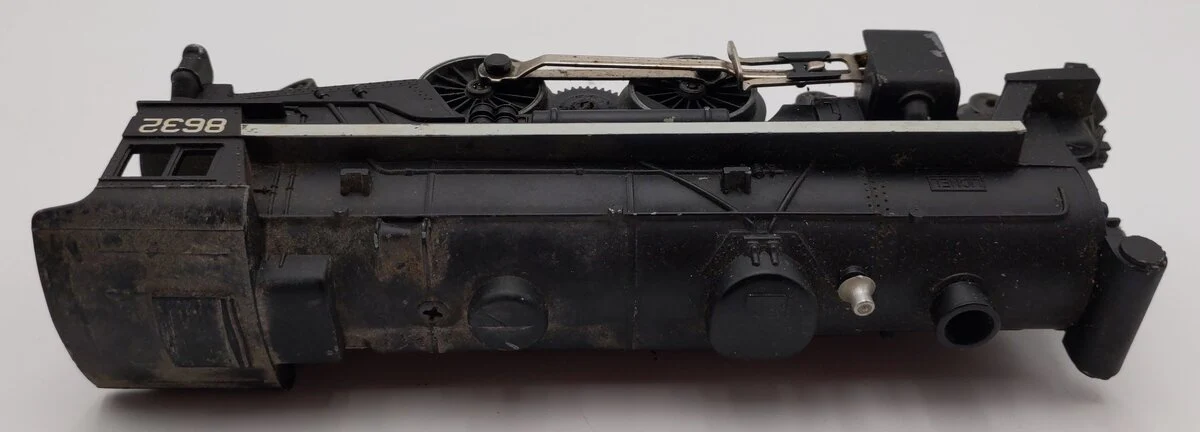 Lionel 6-8632 O Gauge NYC 4-4-2 Steam Locomotive - Image 6