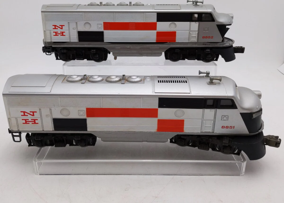 Lionel 6-8851 O Gauge New Haven F3 AA Diesel Locomotive Set #8851/8852 - Image 2
