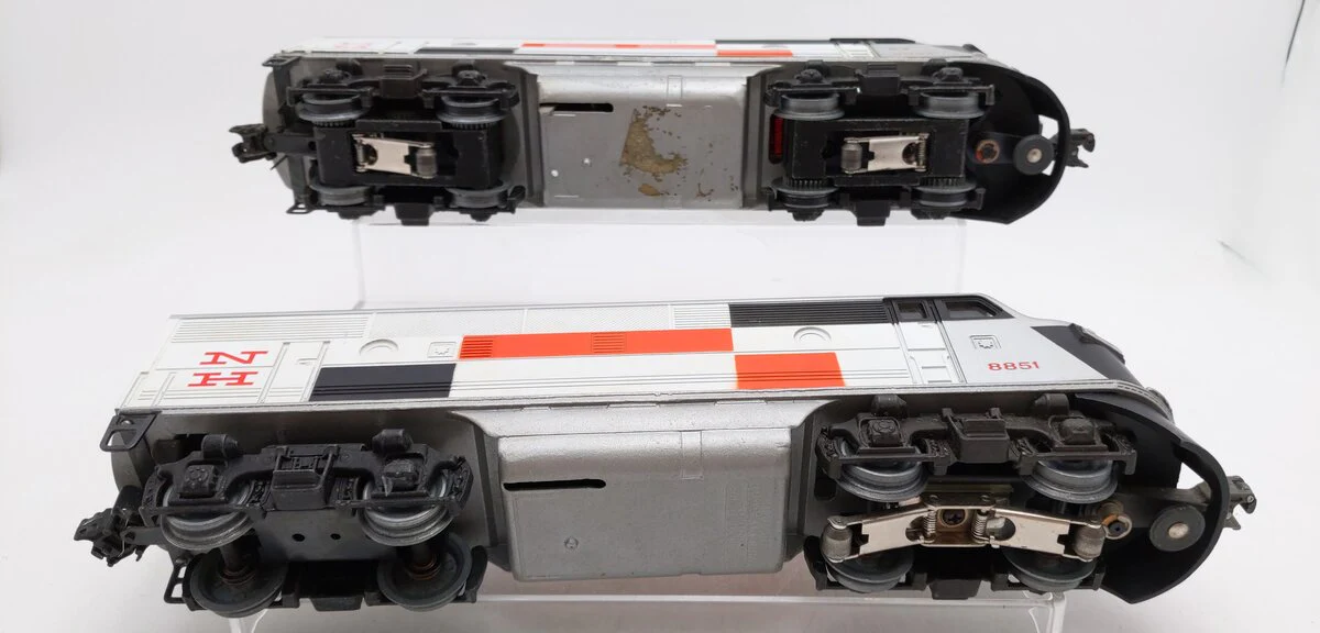 Lionel 6-8851 O Gauge New Haven F3 AA Diesel Locomotive Set #8851/8852 - Image 3