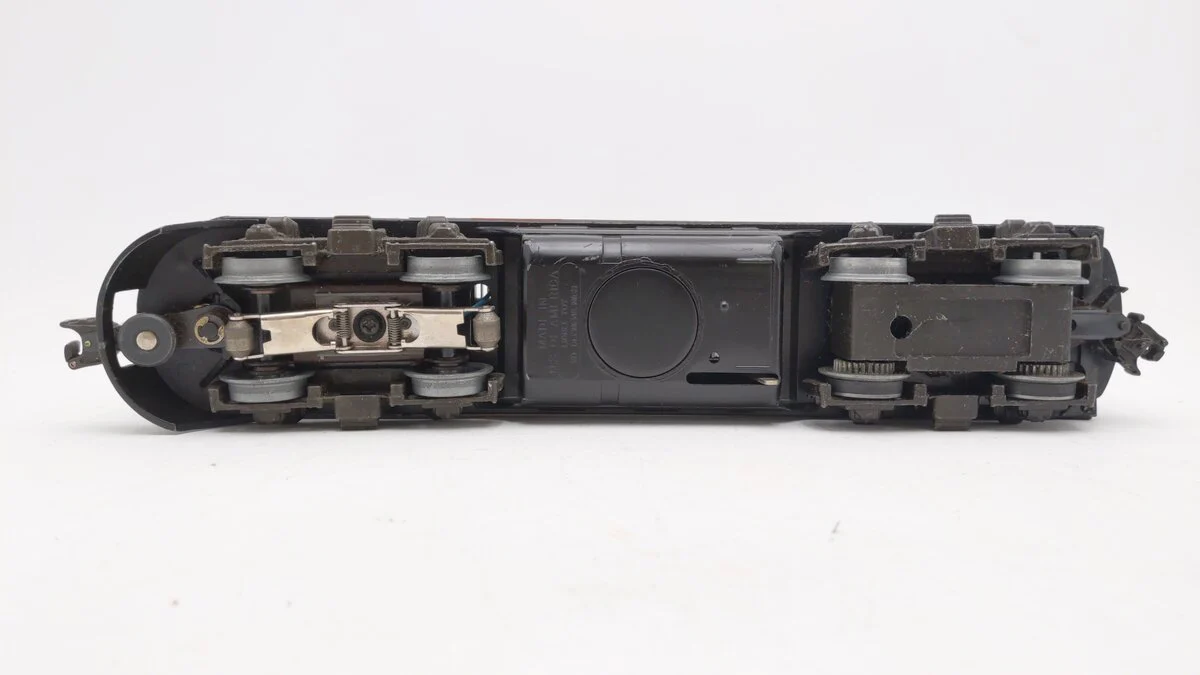 Lionel 6-8851 O Gauge New Haven F3 Powered Diesel Locomotive #8851 EX - Image 5