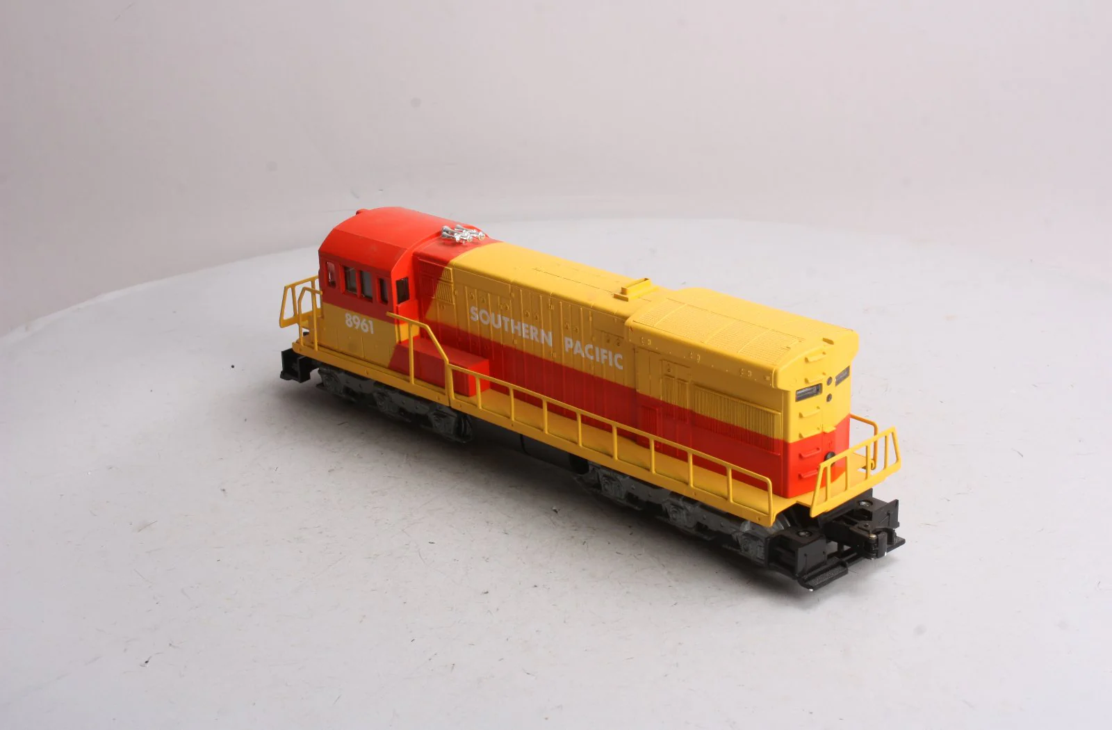 Lionel 6-8961 O Southern Pacific U36C Non-Powered Diesel Locomotive #8961 LN/Box - Image 2