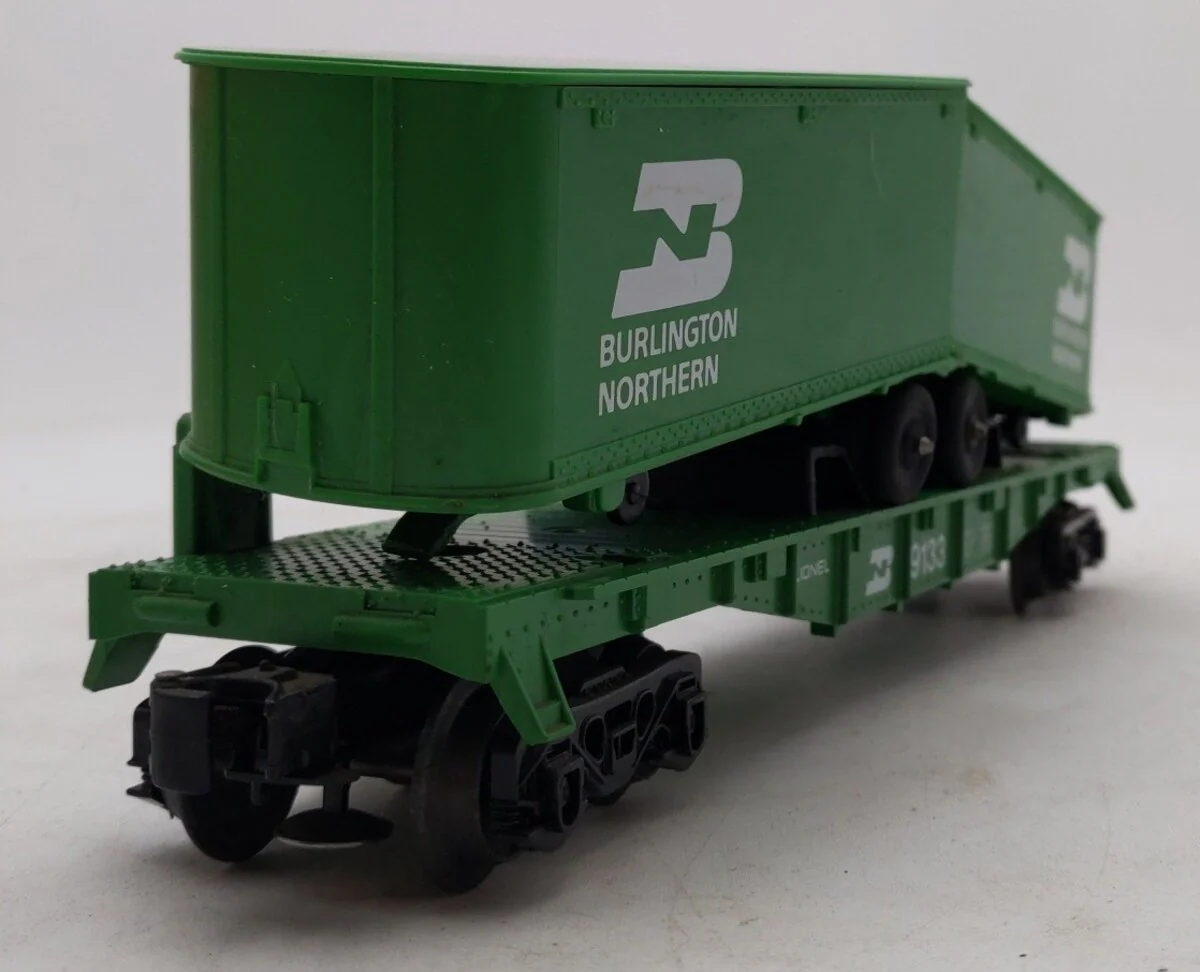 Lionel 6-9133 O Gauge Burlington Northern Flatcar #9133 with Trailers EX/Box - Image 6
