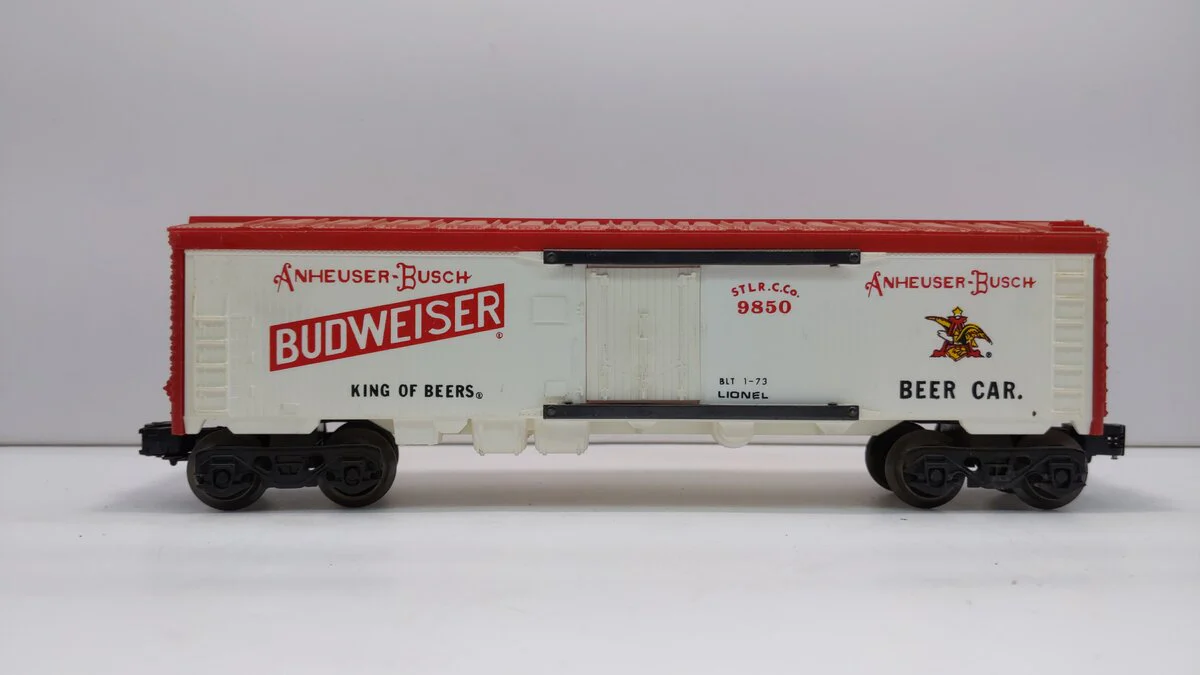 Lionel 6-9850 O Gauge Budweiser Beer Billboard Reefer EX/Box - Image 2