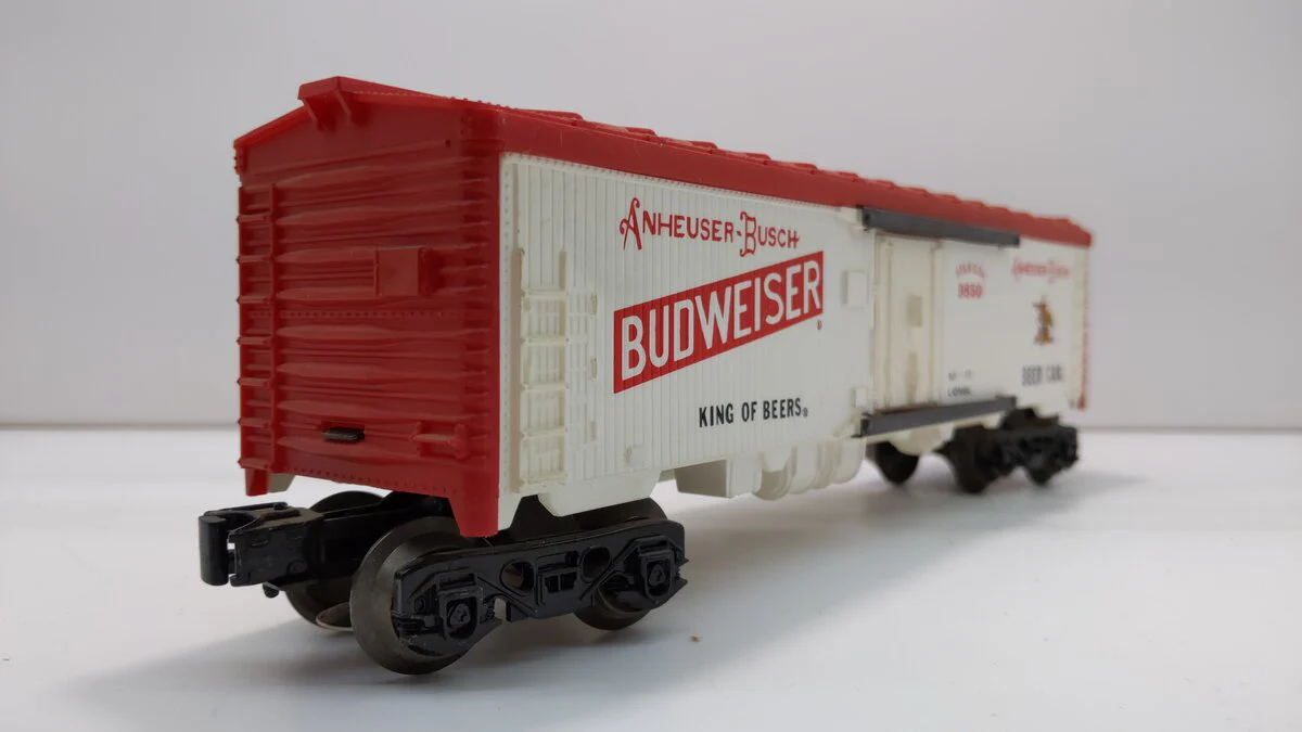 Lionel 6-9850 O Gauge Budweiser Beer Billboard Reefer EX/Box - Image 3