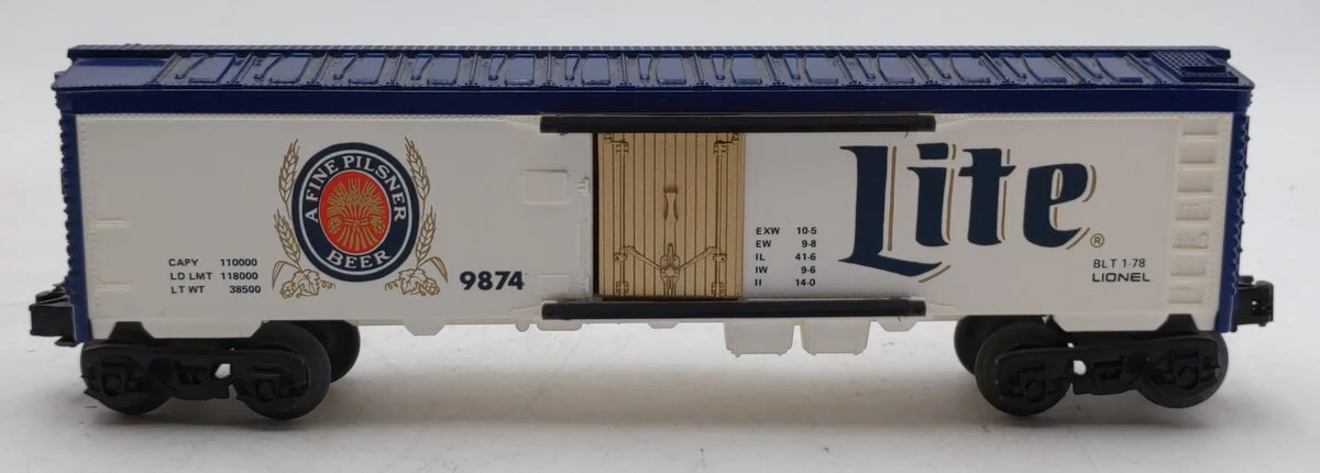 Lionel 6-9874 O Gauge Miller Lite Beer Billboard Reefer Car EX/Box - Image 2