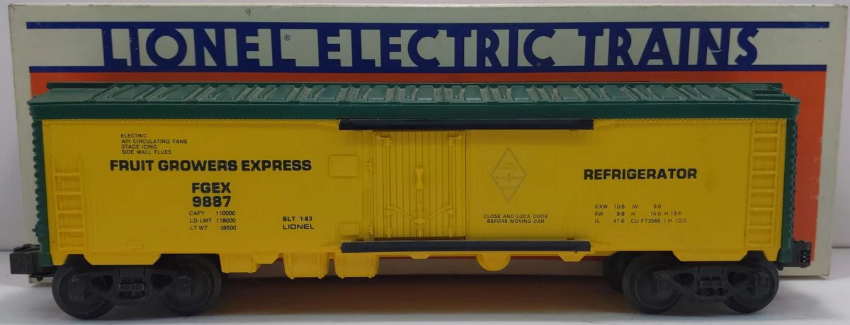 Lionel 6-9887 O Gauge FARR Fruit Growers Express Refrigerator Car #9887 LN/Box