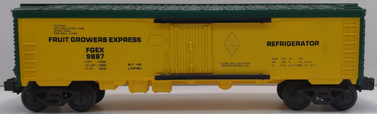 Lionel 6-9887 O Gauge FARR Fruit Growers Express Refrigerator Car #9887 LN/Box - Image 2